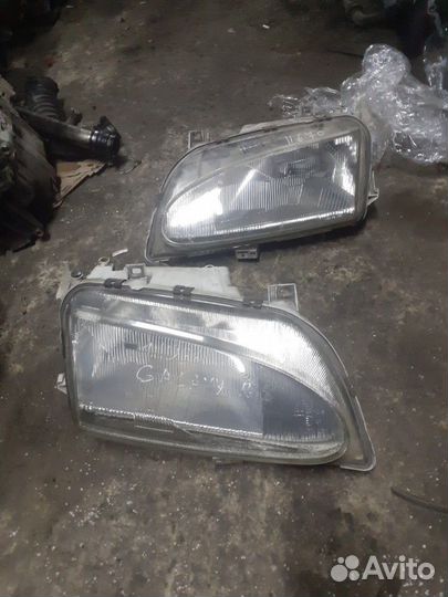 Фара Ford Galaxy 1995-2000