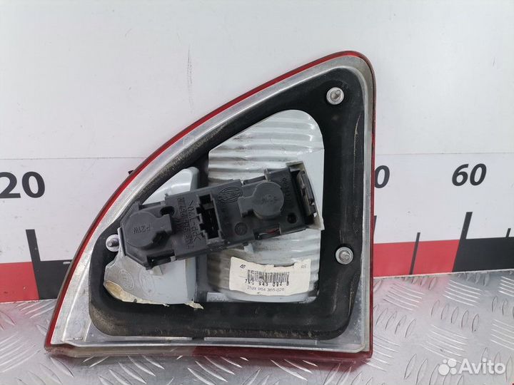 Фонарь крышки багажника правый Ford Galaxy 2000