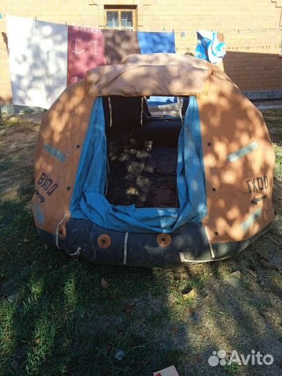 Спасательный плот