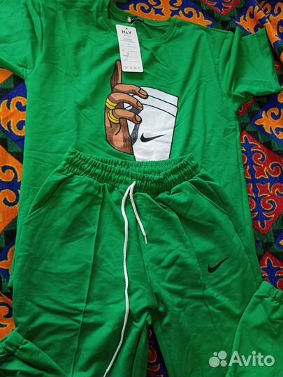 Костюм спортивный