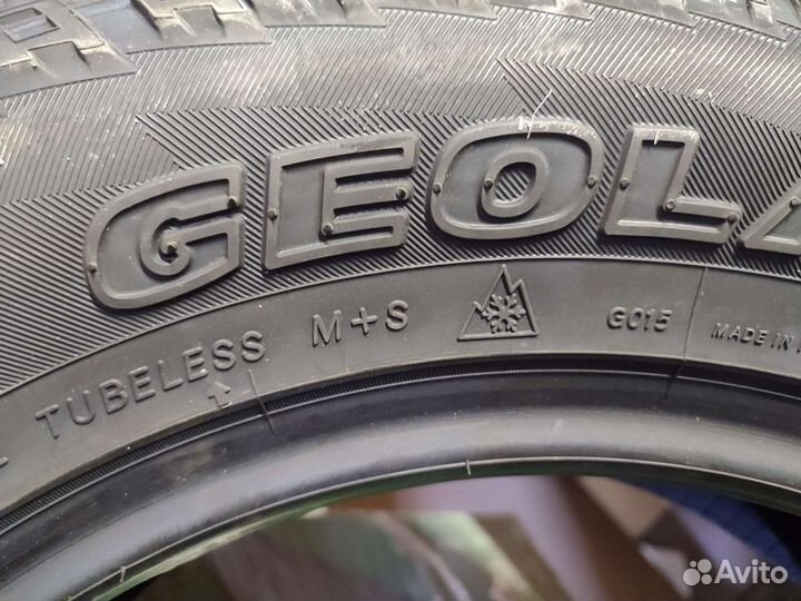 Yokohama GEOLANDAR G015 215/70 R16