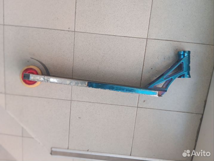 Дека Ливандова 4