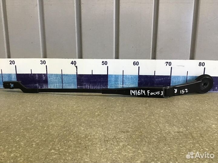 Поводок стеклоочистителя передний правый Ford Focu