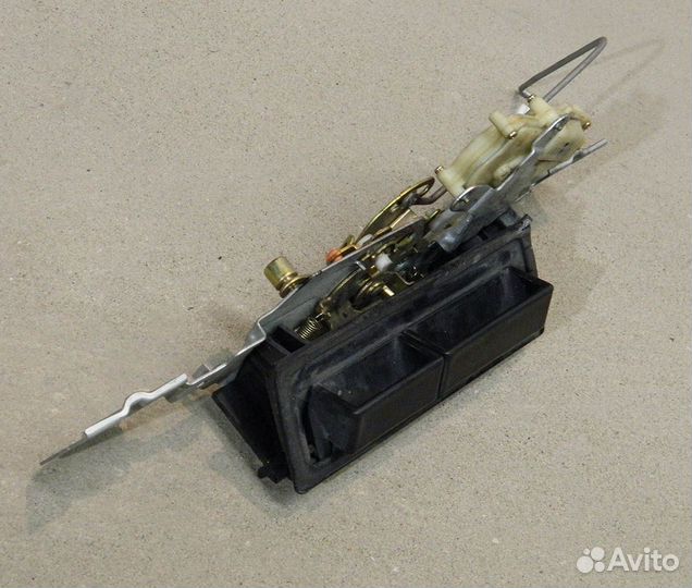 Ручка двери багажника Ford Escape II