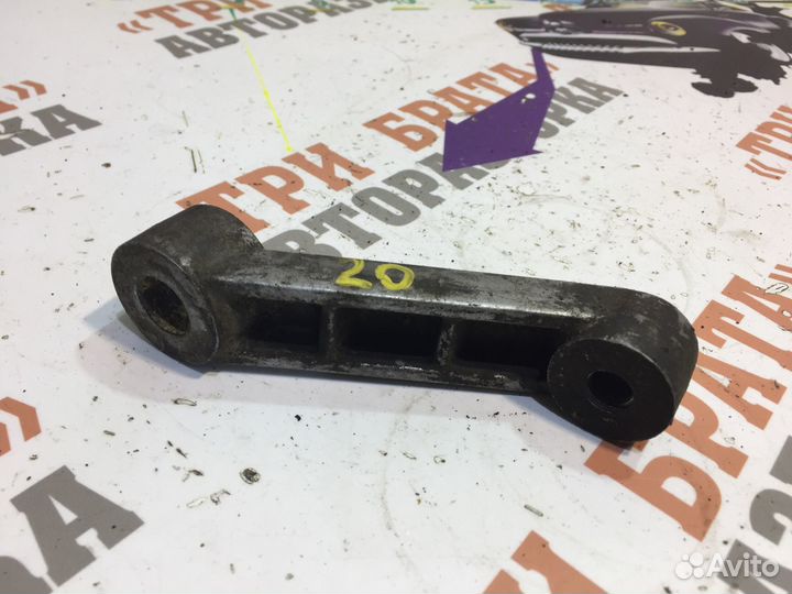 Рено Трафик Кронштейн крепления двигателя