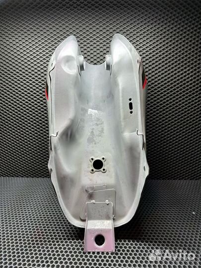 Топливный бак для мотоцикла Yamaha YBR 125 серый