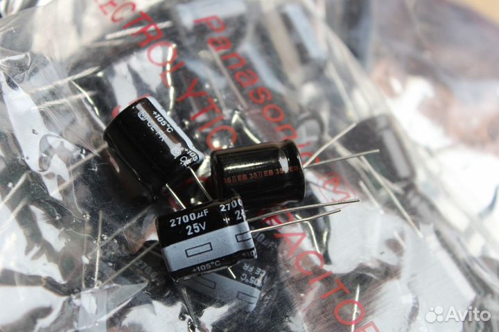 Eeufr1E272S конденсатор