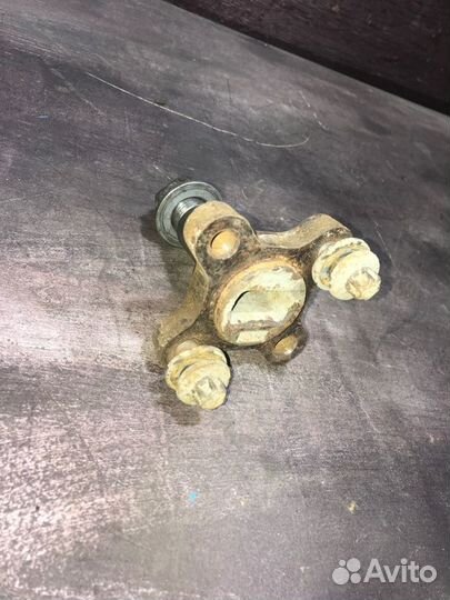 Цапфа задняя Nissan Almera G15 K4M 2014