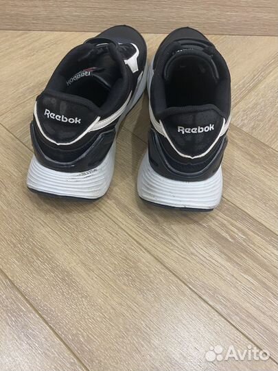 Reebok детские кроссовки 38 (бронь)
