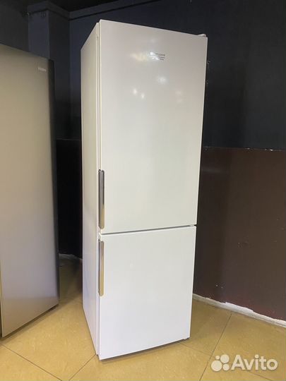 Холодильник мало б/у 1год Гарантия