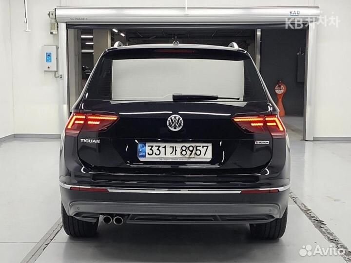 Volkswagen Tiguan 2.0 AMT, 2021, 38 000 км