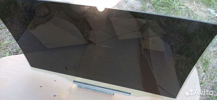 Заднее левое стекло двери Toyota RAV4 2018года