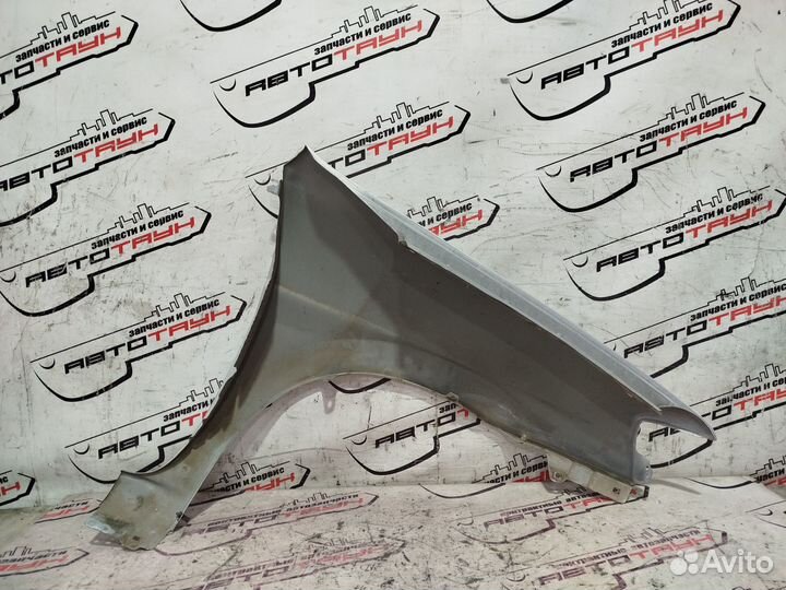 Крыло mazda demio DW3W DW5W D26752211B переднее левое 2 модель серебро, 22V S3762