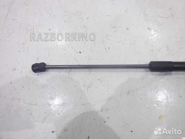 Амортизатор двери багажника