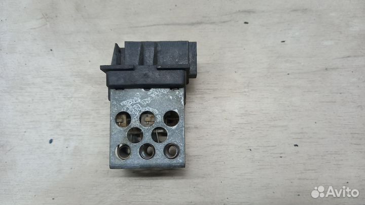 Резистор печки Skoda Felicia