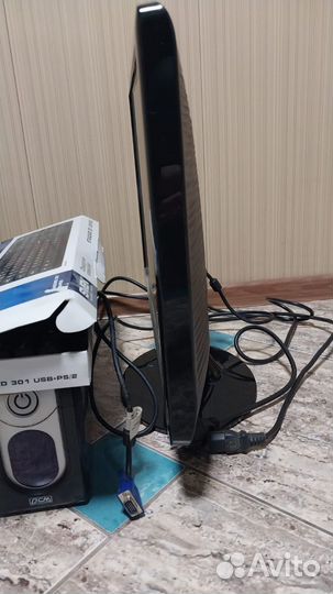 Монитор, бесперебойник, клавиатура