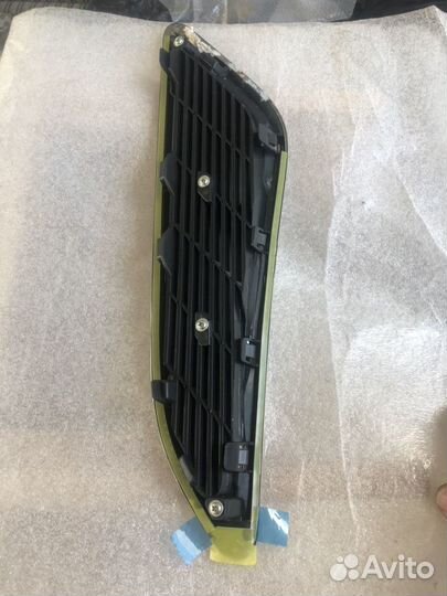 Infinitiе QX56/QX80 накладка крыла правая