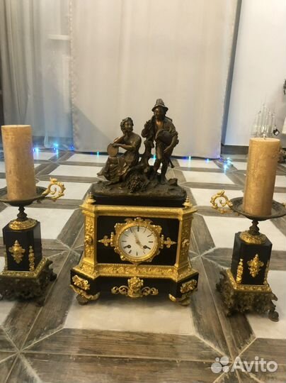 Настольные часы с подсвечниками