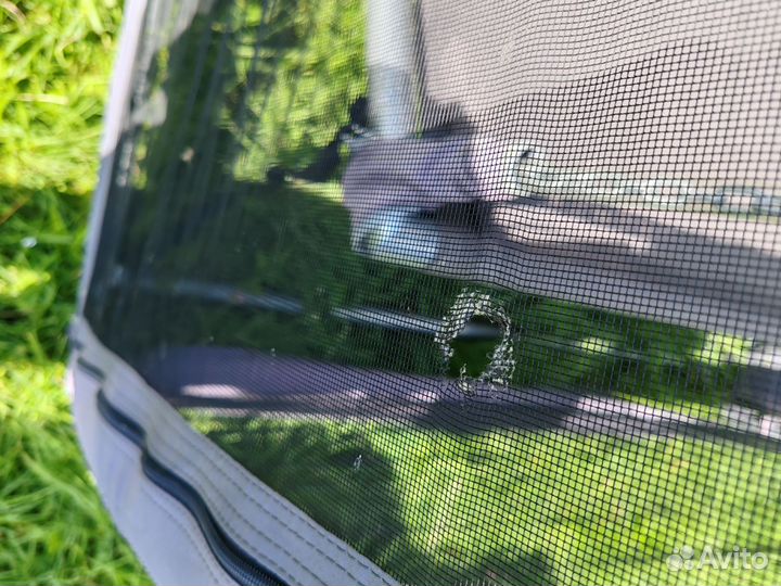 Гамак с металлическим каркасом и москитной сеткой