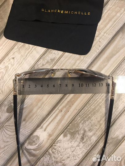 Солнцезащитные очки 