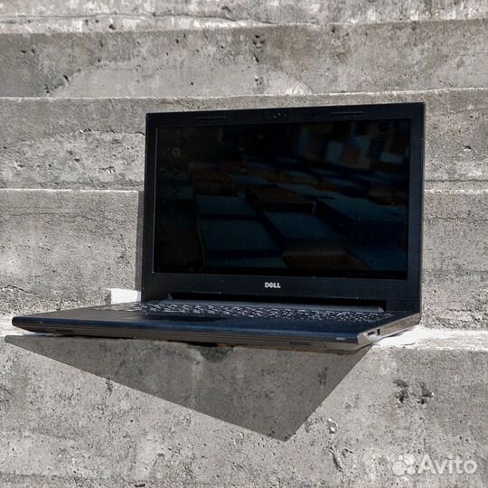 Ноутбук Dell (i3, 8гб, 256гб,2гб)
