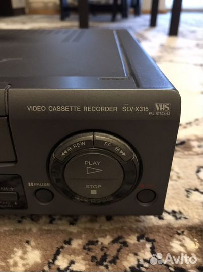 Видеомагнитофон sony