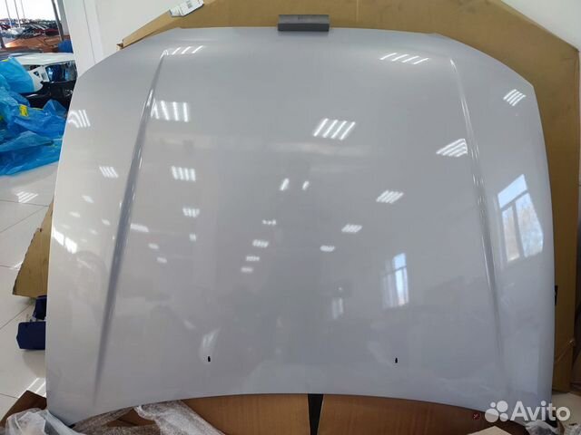 Капот на Hyundai Accent