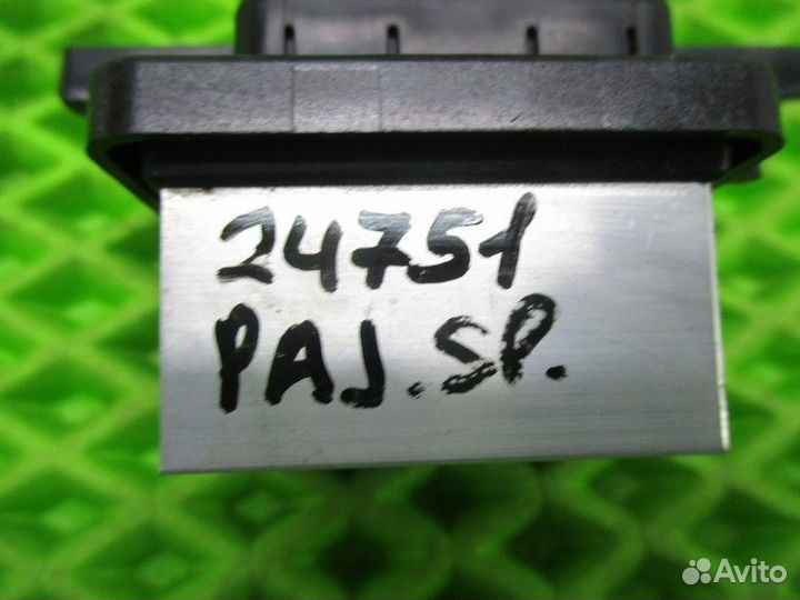 Резистор печки Mitsubishi Pajero Sport 3