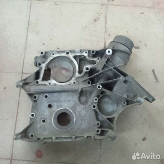 Крышка двигателя передняя Мерседес r6460151002