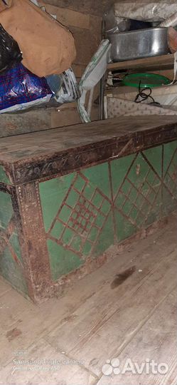 Сундук старинный