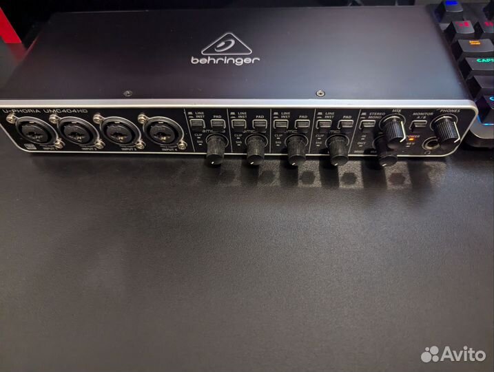 Аудиоинтерфейс Behringer U-Phoria UMC404HD