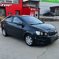 Chevrolet Aveo 1.6 MT, 2012, битый, 125 000 км, с пробегом, цена 355 000 руб.