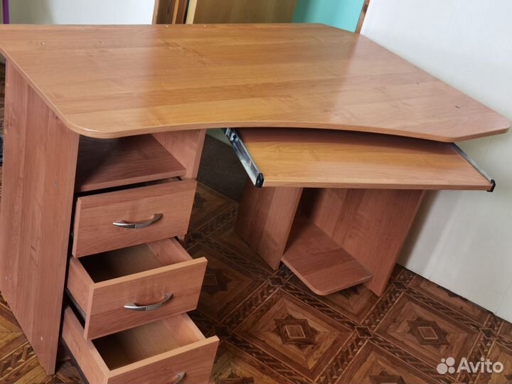 Компьютерный столик