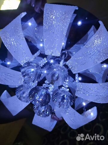 Продам люстру