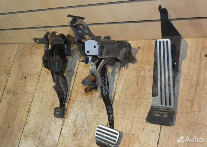 Педальный узел газа,тормоза Infiniti FX S51, QX70