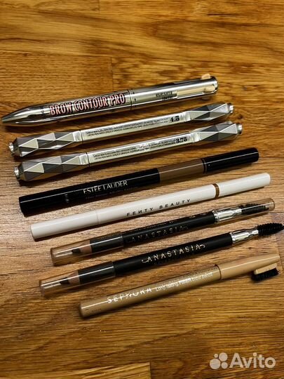 Карандаши для бровей Benefit