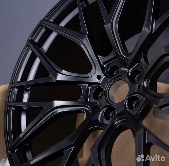 Кованые диски GT Forged R22 5x130 на Mercedes G