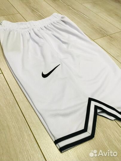 Шорты Nike