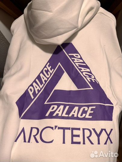 Худи Arcteryx x palace Белое