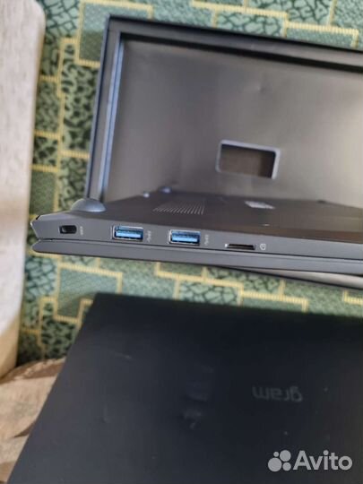 LG gram 17Z90Р тонкий, лёгкий, отпечаток пальца