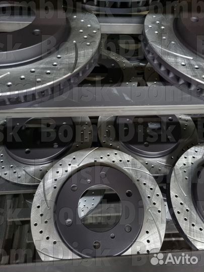 Тормозные диски с перфорацией и насечками