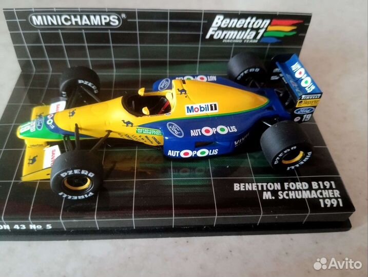 1/43 F1 spark, minichamps M. Schumacher