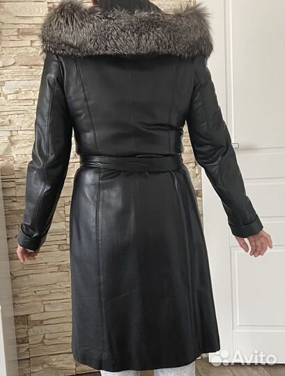 Кожаное женское пальто