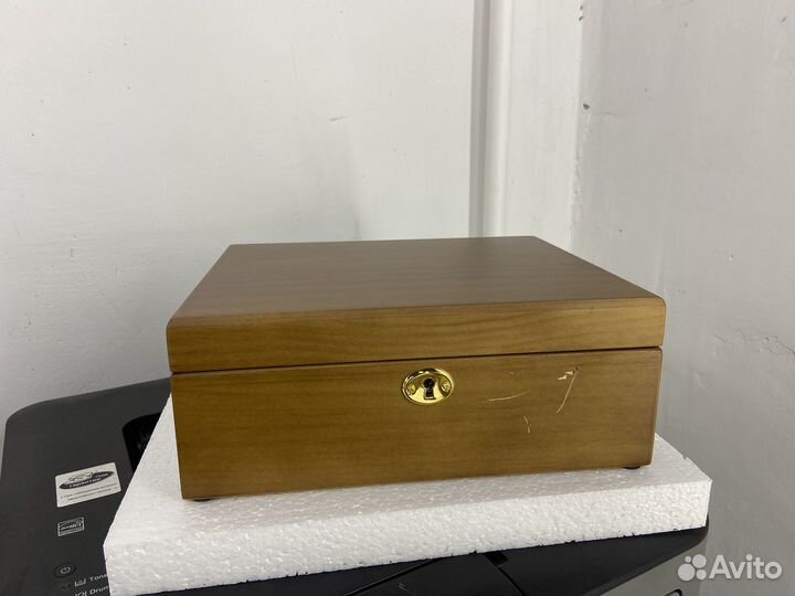 Шкатулка для украшений из дерева