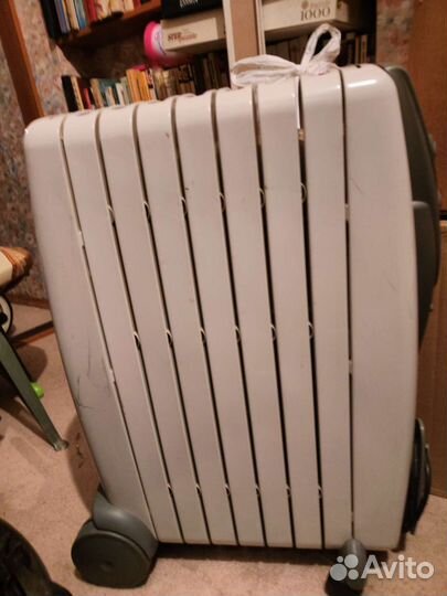 Масляный обогреватель Delonghi G010715 R