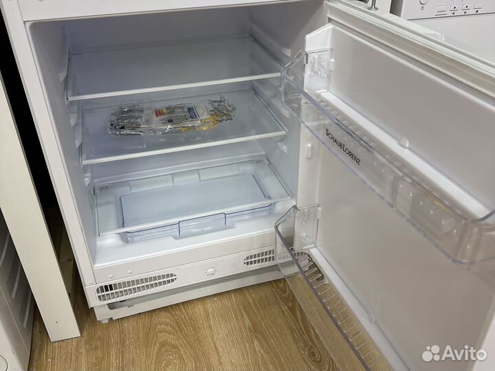 Встраиваемый холодильник под столешницу