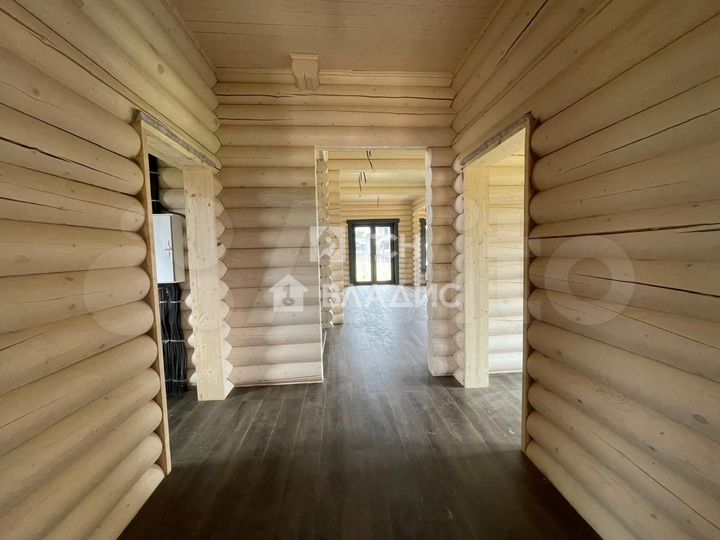 Дом 221 м² на участке 11,6 сот.