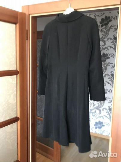 Пальто Armani 48