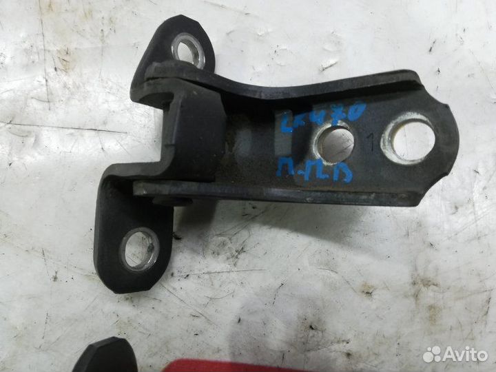 Петли двери передние правые Lexus Lx470 UZJ100L