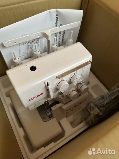 Оверлок janome HQ-075